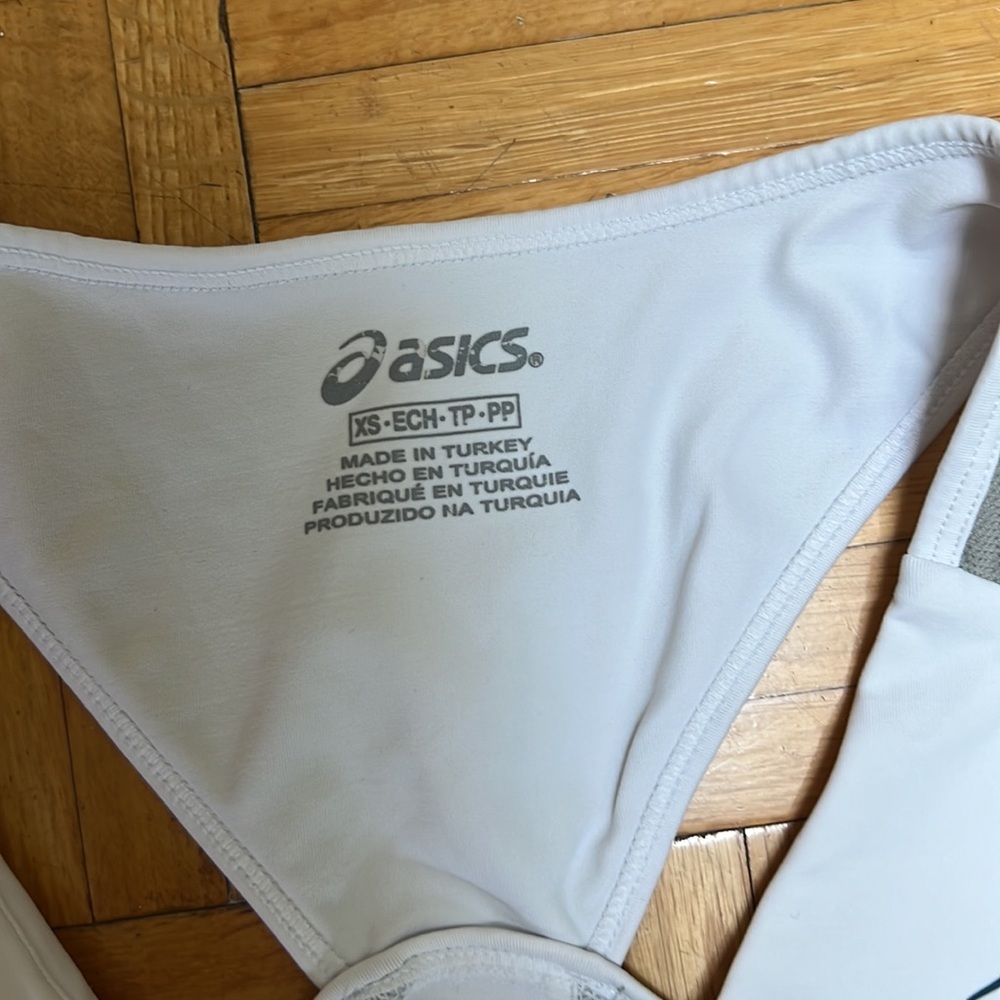 ASICS top, size XS - Picture 2 of 10